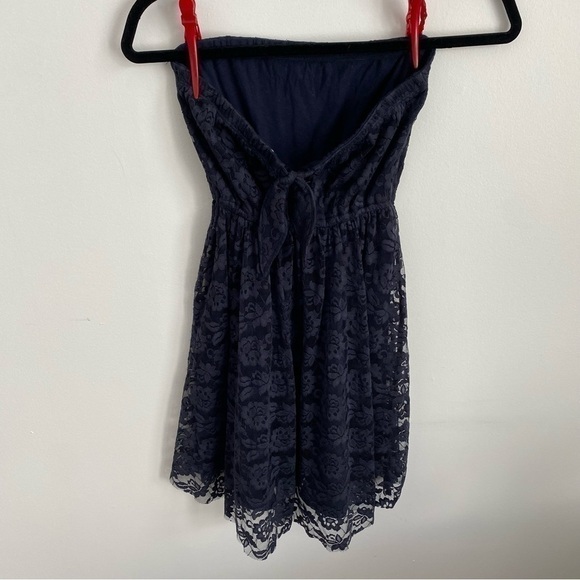 HOLLISTER Lace Strapless Tube Short Dress in Navy Blue • S Small - Picture 5 of 10